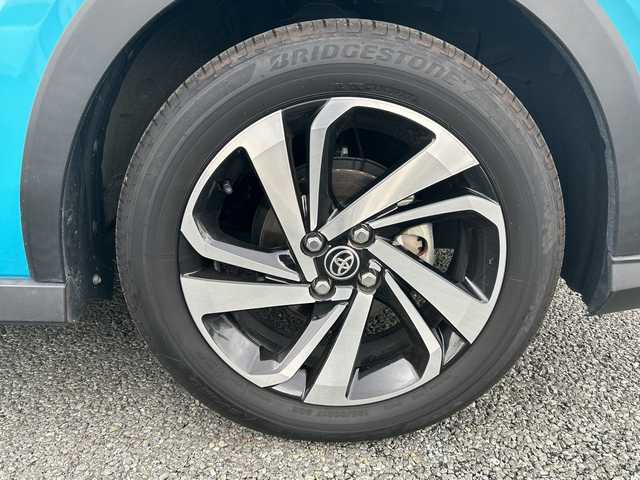 トヨタ ライズ Z 福岡県 2023(令5)年 0.6万km ブラックマイカメタリック/ターコイズブルーマイカメタリック 純正ディスプレイオーディオ/（TV/Bluetooth/AM/FM/HDMI）/全方位カメラ/バックカメラ/ブラインドスポットモニター/レーダークルーズコントロール/シートヒーター/ETC/前後ドライブレコーダー/電動パーキングブレーキ/オートホールド/純正17インチホイール/アイドリングストップ/横滑り防止装置/車線逸脱警報/クリアランスソナー/LEDヘッドライト/スマートキー/プッシュスタート/純正フロアマット/ISOFIX/スペアタイヤ/フォグランプ