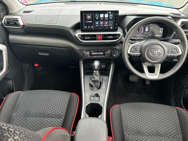 トヨタ ライズ Z 福岡県 2023(令5)年 0.6万km ブラックマイカメタリック/ターコイズブルーマイカメタリック 純正ディスプレイオーディオ/（TV/Bluetooth/AM/FM/HDMI）/全方位カメラ/バックカメラ/ブラインドスポットモニター/レーダークルーズコントロール/シートヒーター/ETC/前後ドライブレコーダー/電動パーキングブレーキ/オートホールド/純正17インチホイール/アイドリングストップ/横滑り防止装置/車線逸脱警報/クリアランスソナー/LEDヘッドライト/スマートキー/プッシュスタート/純正フロアマット/ISOFIX/スペアタイヤ/フォグランプ