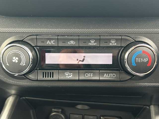 トヨタ ライズ Z 福岡県 2023(令5)年 0.6万km ブラックマイカメタリック/ターコイズブルーマイカメタリック 純正ディスプレイオーディオ/（TV/Bluetooth/AM/FM/HDMI）/全方位カメラ/バックカメラ/ブラインドスポットモニター/レーダークルーズコントロール/シートヒーター/ETC/前後ドライブレコーダー/電動パーキングブレーキ/オートホールド/純正17インチホイール/アイドリングストップ/横滑り防止装置/車線逸脱警報/クリアランスソナー/LEDヘッドライト/スマートキー/プッシュスタート/純正フロアマット/ISOFIX/スペアタイヤ/フォグランプ