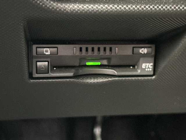 トヨタ ライズ Z 福岡県 2023(令5)年 0.6万km ブラックマイカメタリック/ターコイズブルーマイカメタリック 純正ディスプレイオーディオ/（TV/Bluetooth/AM/FM/HDMI）/全方位カメラ/バックカメラ/ブラインドスポットモニター/レーダークルーズコントロール/シートヒーター/ETC/前後ドライブレコーダー/電動パーキングブレーキ/オートホールド/純正17インチホイール/アイドリングストップ/横滑り防止装置/車線逸脱警報/クリアランスソナー/LEDヘッドライト/スマートキー/プッシュスタート/純正フロアマット/ISOFIX/スペアタイヤ/フォグランプ