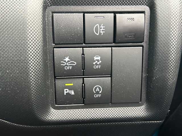 トヨタ ライズ Z 福岡県 2023(令5)年 0.6万km ブラックマイカメタリック/ターコイズブルーマイカメタリック 純正ディスプレイオーディオ/（TV/Bluetooth/AM/FM/HDMI）/全方位カメラ/バックカメラ/ブラインドスポットモニター/レーダークルーズコントロール/シートヒーター/ETC/前後ドライブレコーダー/電動パーキングブレーキ/オートホールド/純正17インチホイール/アイドリングストップ/横滑り防止装置/車線逸脱警報/クリアランスソナー/LEDヘッドライト/スマートキー/プッシュスタート/純正フロアマット/ISOFIX/スペアタイヤ/フォグランプ