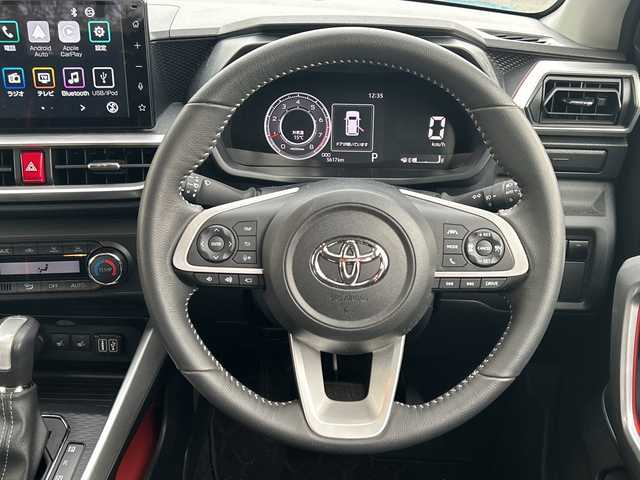 トヨタ ライズ Z 福岡県 2023(令5)年 0.6万km ブラックマイカメタリック/ターコイズブルーマイカメタリック 純正ディスプレイオーディオ/（TV/Bluetooth/AM/FM/HDMI）/全方位カメラ/バックカメラ/ブラインドスポットモニター/レーダークルーズコントロール/シートヒーター/ETC/前後ドライブレコーダー/電動パーキングブレーキ/オートホールド/純正17インチホイール/アイドリングストップ/横滑り防止装置/車線逸脱警報/クリアランスソナー/LEDヘッドライト/スマートキー/プッシュスタート/純正フロアマット/ISOFIX/スペアタイヤ/フォグランプ