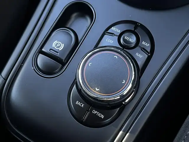 ＭＩＮＩ ミニ クロスオーバー クーパー SD オール4 岐阜県 2019(令1)年 3.6万km グレー ワンオーナー/4WD/アクティブクルーズコントロール/純正ナビ/リアビューカメラ/ルーフレール/パワーテールゲート/前席シートヒーター/前後ドライブレコーダー/ETC内蔵ルームミラー/LEDヘッドライト/パークディスタンスコントロール/純正１８インチアルミホイール