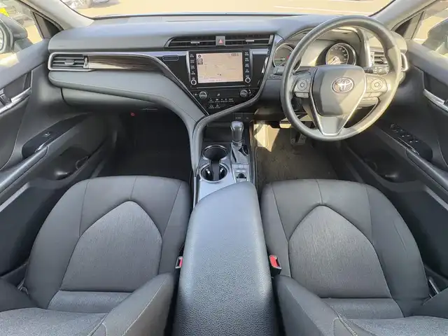 トヨタ カムリ X 大分県 2020(令2)年 5.8万km アティチュードブラックマイカ ・ナビ(BT/USB/Miracast)/・バックカメラ/・プリクラッシュセーフティ/・レーンキープアシスト/・レーダークルーズコントロール/・オートハイビーム/・ETC/・ブレーキホールド/・SOSコール/・ステアリングリモコン/・スマートキー/・プッシュスタートボタン