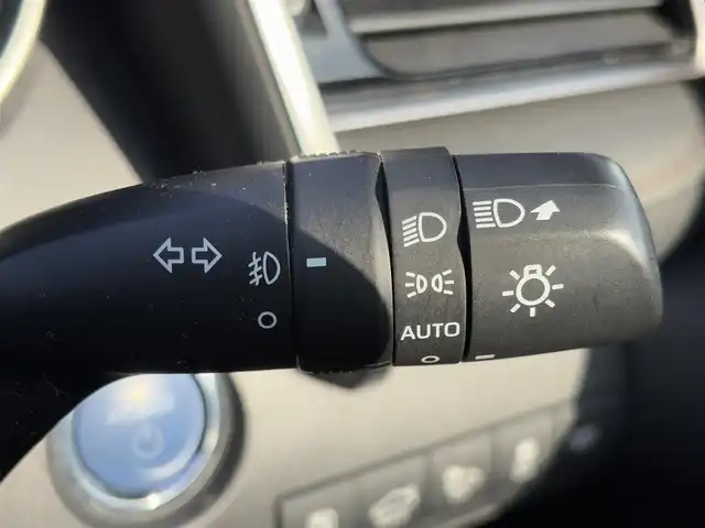 トヨタ カムリ X 大分県 2020(令2)年 5.8万km アティチュードブラックマイカ ・ナビ(BT/USB/Miracast)/・バックカメラ/・プリクラッシュセーフティ/・レーンキープアシスト/・レーダークルーズコントロール/・オートハイビーム/・ETC/・ブレーキホールド/・SOSコール/・ステアリングリモコン/・スマートキー/・プッシュスタートボタン