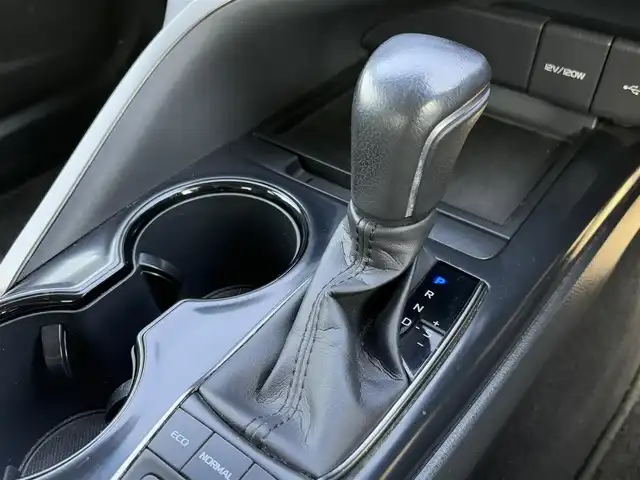 トヨタ カムリ X 大分県 2020(令2)年 5.8万km アティチュードブラックマイカ ・ナビ(BT/USB/Miracast)/・バックカメラ/・プリクラッシュセーフティ/・レーンキープアシスト/・レーダークルーズコントロール/・オートハイビーム/・ETC/・ブレーキホールド/・SOSコール/・ステアリングリモコン/・スマートキー/・プッシュスタートボタン