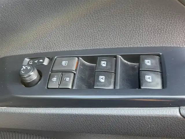 トヨタ カムリ X 大分県 2020(令2)年 5.8万km アティチュードブラックマイカ ・ナビ(BT/USB/Miracast)/・バックカメラ/・プリクラッシュセーフティ/・レーンキープアシスト/・レーダークルーズコントロール/・オートハイビーム/・ETC/・ブレーキホールド/・SOSコール/・ステアリングリモコン/・スマートキー/・プッシュスタートボタン