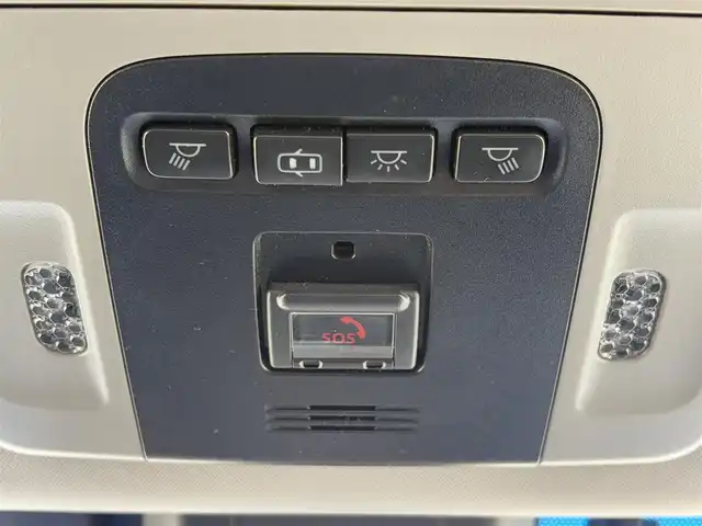 トヨタ カムリ X 大分県 2020(令2)年 5.8万km アティチュードブラックマイカ ・ナビ(BT/USB/Miracast)/・バックカメラ/・プリクラッシュセーフティ/・レーンキープアシスト/・レーダークルーズコントロール/・オートハイビーム/・ETC/・ブレーキホールド/・SOSコール/・ステアリングリモコン/・スマートキー/・プッシュスタートボタン