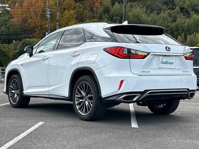 レクサス ＲＸ 300 Fスポーツ 佐賀県 2018(平30)年 15万km ホワイトノーヴァガラスフレーク 純正ナビ(AM/FM/CD/DVD/Bluetooth/フルセグ)/全方位カメラ/サンルーフ/黒レザーシート/D/N席パワーシート・エアーシート・パワーシート/三眼LEDヘッドライト/レーダークルーズコントロール/クリアランスソナー/ヘッドアップディスプレイ/BSM/オートマチックハイビーム/置くだけ充電/純正20インチアルミホイール/純正フロアマット/ビルトインETC/パワーバックドア