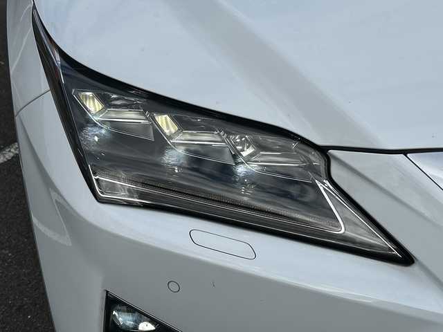 レクサス ＲＸ 300 Fスポーツ 佐賀県 2018(平30)年 15万km ホワイトノーヴァガラスフレーク 純正ナビ(AM/FM/CD/DVD/Bluetooth/フルセグ)/全方位カメラ/サンルーフ/黒レザーシート/D/N席パワーシート・エアーシート・パワーシート/三眼LEDヘッドライト/レーダークルーズコントロール/クリアランスソナー/ヘッドアップディスプレイ/BSM/オートマチックハイビーム/置くだけ充電/純正20インチアルミホイール/純正フロアマット/ビルトインETC/パワーバックドア