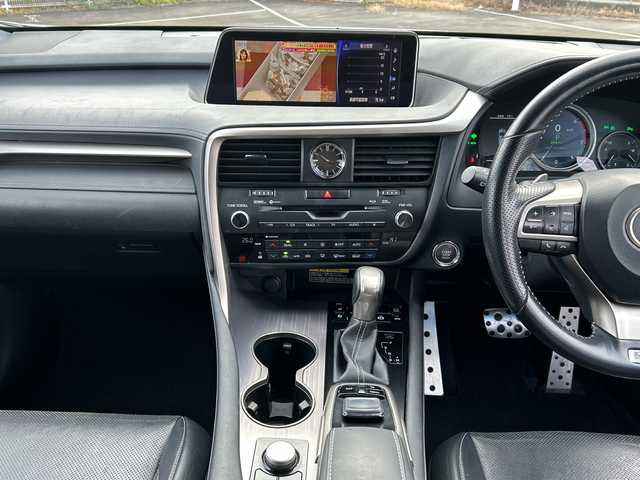 レクサス ＲＸ 300 Fスポーツ 佐賀県 2018(平30)年 15万km ホワイトノーヴァガラスフレーク 純正ナビ(AM/FM/CD/DVD/Bluetooth/フルセグ)/全方位カメラ/サンルーフ/黒レザーシート/D/N席パワーシート・エアーシート・パワーシート/三眼LEDヘッドライト/レーダークルーズコントロール/クリアランスソナー/ヘッドアップディスプレイ/BSM/オートマチックハイビーム/置くだけ充電/純正20インチアルミホイール/純正フロアマット/ビルトインETC/パワーバックドア