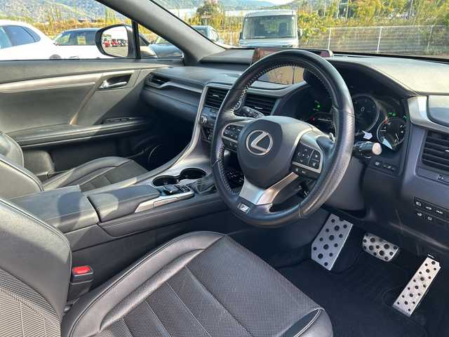 レクサス ＲＸ 300 Fスポーツ 佐賀県 2018(平30)年 15万km ホワイトノーヴァガラスフレーク 純正ナビ(AM/FM/CD/DVD/Bluetooth/フルセグ)/全方位カメラ/サンルーフ/黒レザーシート/D/N席パワーシート・エアーシート・パワーシート/三眼LEDヘッドライト/レーダークルーズコントロール/クリアランスソナー/ヘッドアップディスプレイ/BSM/オートマチックハイビーム/置くだけ充電/純正20インチアルミホイール/純正フロアマット/ビルトインETC/パワーバックドア