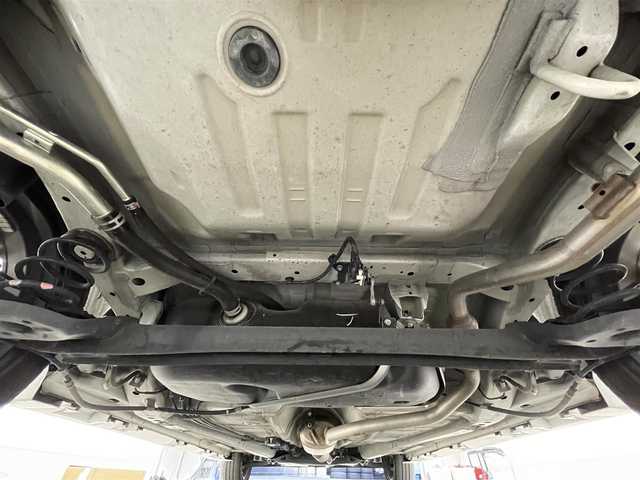 スズキ スペーシア カスタム HYBRID XS ターボ 滋賀県 2019(令1)年 3.5万km ピュアホワイトP 禁煙車/社外ナビ/（CD/DVD/Bluetooth/フルセグTV)/バックカメラ/ビルトインETC/前方ドライブレコーダー/両側パワースライドドア/ハーフレザーシート/運転席シートヒーター/リアソナー /クルーズコントロール/デュアルセンサーブレーキサポート/車線逸脱警報/LEDヘッドライト/オートライト/オートマチックハイビーム/アイドリングストップ/プッシュスタート/スマートキー/パドルシフト