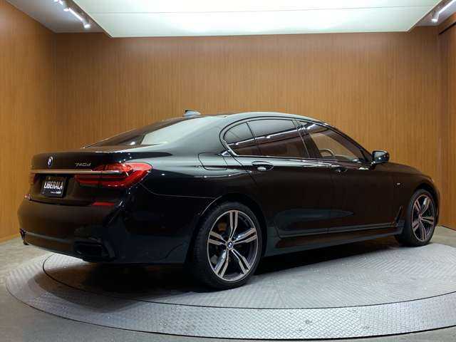 ＢＭＷ ７４０ｄ xDrive Mスポーツ 千葉県 2018(平30)年 3.8万km サファイアブラックP ＡＣＣ　/黒革シート　/ＳＲ　/ナビ　/ＴＶ　/Ｂｌｕｅｔｏｏｔｈ接続　/３６０°　/ＨＵＤ　/ｈａｒｍａｎｋａｄｏサウンド　/シートヒＨ　/ベンチレーション　/電動リアゲート　/レーザービーム　/ディスプレイキー衝突軽減Ｂ