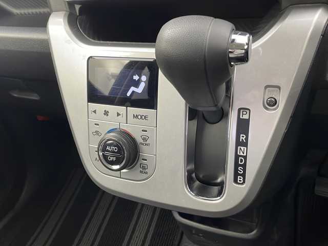 ダイハツ キャスト アクティバ G SAⅢ 栃木県 2019(令1)年 5.2万km ディープブルークリスタルマイカ 社外オーディオ/スマートアシストIII/・衝突回避支援ブレーキ機能/・衝突警報機能/・誤発進抑制機能(前方＋後方)/・車線逸脱警報機能/・先行車発進お知らせ機能/・レーンキープ/ETC/オートハイビーム/オートLEDライト/フォグランプ/アイドリングストップ/純正フロアマット/ライトレベライザー/ドアバイザー/スマートキー