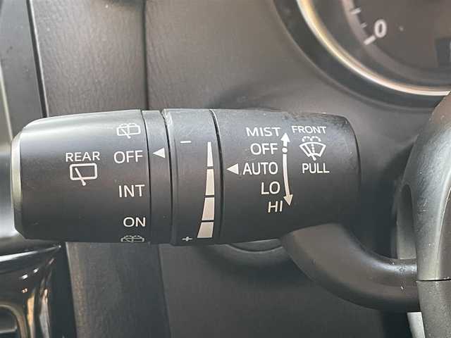 マツダ ＣＸ－５ XD Lパッケージ 道央・札幌 2012(平24)年 10.2万km クリスタルホワイトパールマイカ ・４WD/・衝突軽減ブレーキ/・ディーゼルターボ/・社外オーディオ/　CD＆DVD＆BT/・バックカメラ/・レザーシート/・シートヒーター/・パワーシート/・オートエアコン/・オートライト/・レインセンサーワイパー/・オートリトラミラー/・アイドリングストップ/・MT付きAT/・ETC/・純正エンジンスターター/・プッシュスタート/・スマートキー/・HIDヘッドライト/・クルーズコントロール/・ドライブレコーダー/・純正フロアマット/・ドアバイザー/・ウィンカーミラー/・フォグライト