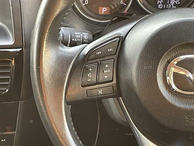 マツダ ＣＸ－５ XD Lパッケージ 道央・札幌 2012(平24)年 10.2万km クリスタルホワイトパールマイカ ・４WD/・衝突軽減ブレーキ/・ディーゼルターボ/・社外オーディオ/　CD＆DVD＆BT/・バックカメラ/・レザーシート/・シートヒーター/・パワーシート/・オートエアコン/・オートライト/・レインセンサーワイパー/・オートリトラミラー/・アイドリングストップ/・MT付きAT/・ETC/・純正エンジンスターター/・プッシュスタート/・スマートキー/・HIDヘッドライト/・クルーズコントロール/・ドライブレコーダー/・純正フロアマット/・ドアバイザー/・ウィンカーミラー/・フォグライト