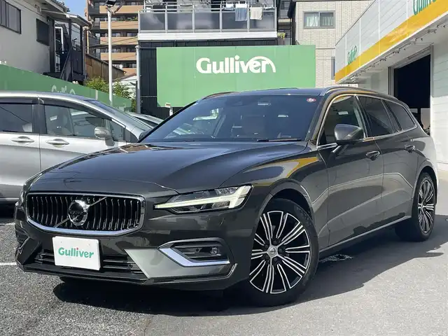 ボルボ Ｖ６０ T5 インスクリプション 千葉県 2018(平30)年 2.7万km グレー 衝突被害低減ブレーキ/レーダークルーズ/レーンキープアシスト/ブラインドスポットモニター/クロストラフィックアラート/ロードサインインフォメーション/前後コーナーセンサー/ヘッドアップディスプレイ/LEDヘッドライト/フォグライト/純正ナビ/フルセグTV/CD/Blue Tooth/前後ドラレコ/スピーチコントロール/取説/保証書