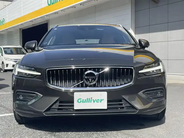 ボルボ Ｖ６０ T5 インスクリプション 千葉県 2018(平30)年 2.7万km グレー 衝突被害低減ブレーキ/レーダークルーズ/レーンキープアシスト/ブラインドスポットモニター/クロストラフィックアラート/ロードサインインフォメーション/前後コーナーセンサー/ヘッドアップディスプレイ/LEDヘッドライト/フォグライト/純正ナビ/フルセグTV/CD/Blue Tooth/前後ドラレコ/スピーチコントロール/取説/保証書