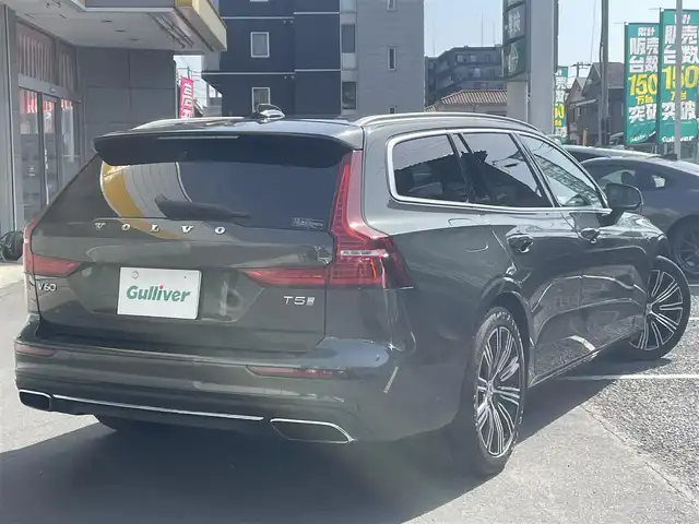 ボルボ Ｖ６０ T5 インスクリプション 千葉県 2018(平30)年 2.7万km グレー 衝突被害低減ブレーキ/レーダークルーズ/レーンキープアシスト/ブラインドスポットモニター/クロストラフィックアラート/ロードサインインフォメーション/前後コーナーセンサー/ヘッドアップディスプレイ/LEDヘッドライト/フォグライト/純正ナビ/フルセグTV/CD/Blue Tooth/前後ドラレコ/スピーチコントロール/取説/保証書
