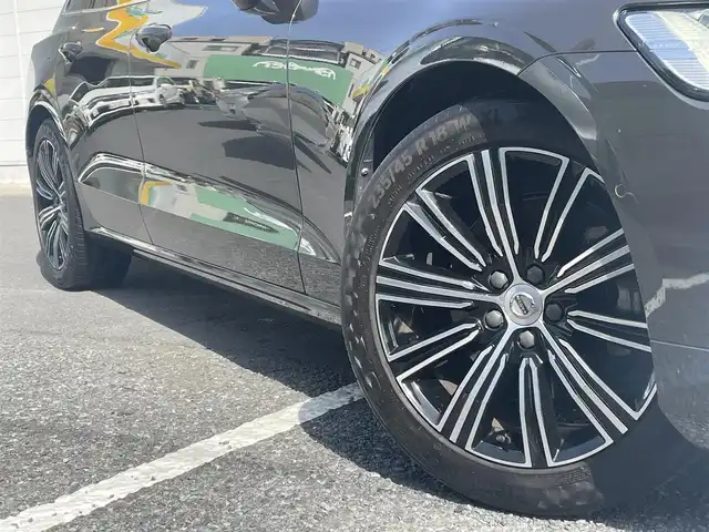 ボルボ Ｖ６０ T5 インスクリプション 千葉県 2018(平30)年 2.7万km グレー 衝突被害低減ブレーキ/レーダークルーズ/レーンキープアシスト/ブラインドスポットモニター/クロストラフィックアラート/ロードサインインフォメーション/前後コーナーセンサー/ヘッドアップディスプレイ/LEDヘッドライト/フォグライト/純正ナビ/フルセグTV/CD/Blue Tooth/前後ドラレコ/スピーチコントロール/取説/保証書