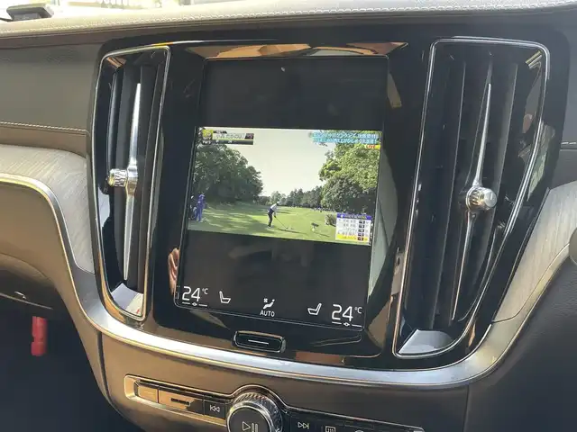 ボルボ Ｖ６０ T5 インスクリプション 千葉県 2018(平30)年 2.7万km グレー 衝突被害低減ブレーキ/レーダークルーズ/レーンキープアシスト/ブラインドスポットモニター/クロストラフィックアラート/ロードサインインフォメーション/前後コーナーセンサー/ヘッドアップディスプレイ/LEDヘッドライト/フォグライト/純正ナビ/フルセグTV/CD/Blue Tooth/前後ドラレコ/スピーチコントロール/取説/保証書