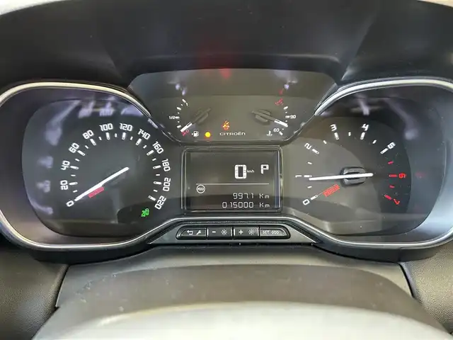 シトロエン Ｃ３ エアクロス シャイン 岩手県 2022(令4)年 1.5万km 緑 純正ディスプレイオーディオ/FM/USB/Bluetooth/バックカメラ/ETC/ドライブレコーダー/クルーズコントロール/衝突被害軽減ブレーキ/レーンキープアシスト/横滑り防止装置/アイドリングストップ/ブラインドスポットモニター/ハーフレザーシート/オートライト/LEDヘッドライト/オートワイパー/スマートキー/プッシュスタート/電動格納ミラー/純正16インチAW/純正フロアマット/ルーフレール/ワイヤレススマホ充電