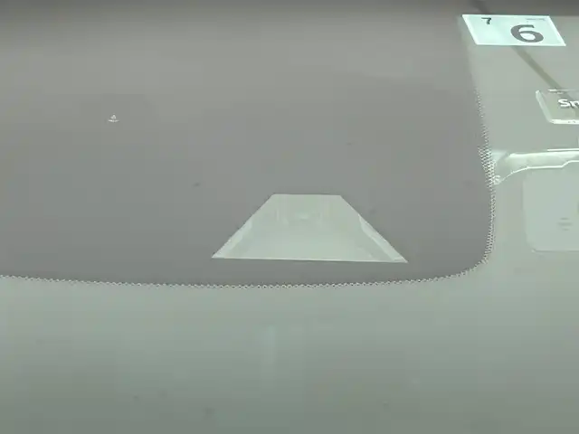 シトロエン Ｃ３ エアクロス シャイン 岩手県 2022(令4)年 1.5万km 緑 純正ディスプレイオーディオ/FM/USB/Bluetooth/バックカメラ/ETC/ドライブレコーダー/クルーズコントロール/衝突被害軽減ブレーキ/レーンキープアシスト/横滑り防止装置/アイドリングストップ/ブラインドスポットモニター/ハーフレザーシート/オートライト/LEDヘッドライト/オートワイパー/スマートキー/プッシュスタート/電動格納ミラー/純正16インチAW/純正フロアマット/ルーフレール/ワイヤレススマホ充電