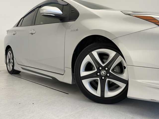 トヨタ プリウス S ツーリングセレクション 愛知県 2015(平27)年 2.8万km シルバー トヨタセーフティセンス/純正9型ナビ/モデリスタエアロ/レーダークルーズコントロール/シートヒーター/フルセグ/CD DVD/Bluetooth/バックカメラ/純正アルミホイール/LEDヘッドライト/レーンキープアシスト/オートマチックハイビーム/ドライブレコーダー/ETC/ステアリングスイッチ/スマートキー/プッシュスタート