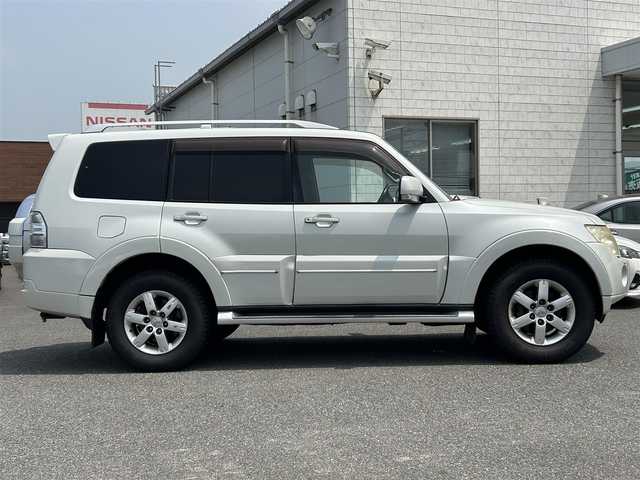 三菱 パジェロ ロング エクシード 広島県 2010(平22)年 17.4万km ウォームホワイトパール パートタイム4WD/社外ナビ/「CD/DVD/Bluetooth/フルセグTV」/SOREXヒッチメンバー/バックカメラ/シートヒーター/ETC/ドライブレコーダー/センターインフォメーションディスプレイ/オートライト/スペアキー