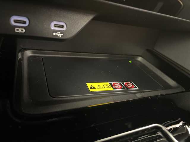 トヨタ アルファード Z 道央・札幌 2025(令7)年 0.2万km プラチナホワイトパールマイカ ・4WD  /  寒冷地仕様/・トヨタセーフティーセンス/・純正14インチディスプレイオーディオ/・BT/USB(AppleCarPlay/AndroidAuto)/・フルセグTV/・パノラミックビューモニター/・両側パワースライドドア/・パワーバックドア/・レーダークルーズコントロール/・3眼LEDヘッドライト/・アダプティブハイビームシステム/・フロント/リアフォグランプ/・ブラック合成皮革シート/・メモリーパワーシート/・シートヒーター/ベンチレーション/・スマートキー/・純正18インチAW/・置くだけ充電/・デジタルインナーミラー/・純正ドライブレコーダー/・ETC2.0