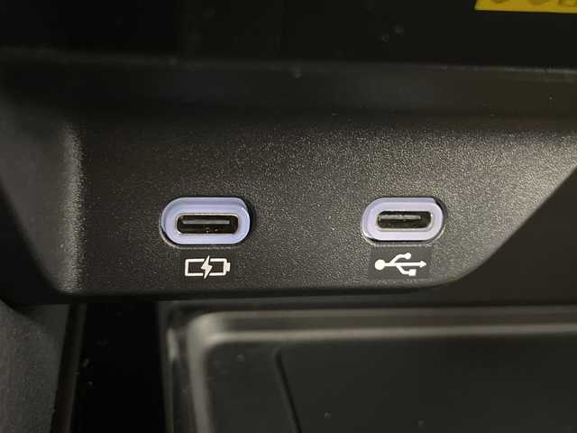 トヨタ アルファード Z 道央・札幌 2025(令7)年 0.2万km プラチナホワイトパールマイカ ・4WD  /  寒冷地仕様/・トヨタセーフティーセンス/・純正14インチディスプレイオーディオ/・BT/USB(AppleCarPlay/AndroidAuto)/・フルセグTV/・パノラミックビューモニター/・両側パワースライドドア/・パワーバックドア/・レーダークルーズコントロール/・3眼LEDヘッドライト/・アダプティブハイビームシステム/・フロント/リアフォグランプ/・ブラック合成皮革シート/・メモリーパワーシート/・シートヒーター/ベンチレーション/・スマートキー/・純正18インチAW/・置くだけ充電/・デジタルインナーミラー/・純正ドライブレコーダー/・ETC2.0