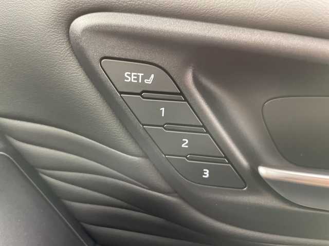 トヨタ アルファード Z 道央・札幌 2025(令7)年 0.2万km プラチナホワイトパールマイカ ・4WD  /  寒冷地仕様/・トヨタセーフティーセンス/・純正14インチディスプレイオーディオ/・BT/USB(AppleCarPlay/AndroidAuto)/・フルセグTV/・パノラミックビューモニター/・両側パワースライドドア/・パワーバックドア/・レーダークルーズコントロール/・3眼LEDヘッドライト/・アダプティブハイビームシステム/・フロント/リアフォグランプ/・ブラック合成皮革シート/・メモリーパワーシート/・シートヒーター/ベンチレーション/・スマートキー/・純正18インチAW/・置くだけ充電/・デジタルインナーミラー/・純正ドライブレコーダー/・ETC2.0