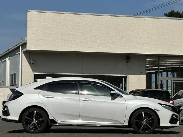 ホンダ シビック ハッチバック 宮城県 2020(令2)年 5.4万km プラチナホワイトパール １オーナー//純正ＡＷ//Ｍｏｄｕｌｏ　ＡＷ//ドラレコ//純正ＳＤナビ（ＤＶＤ、ＣＤ、ＦＭ、ＡＭ、ＳＤ、ＢＴ）//追従型クルコン//純正フロアマット//ビルトインＥＴＣ２．０//Ｄ／Ｎヒートシーター//プリクラッシュセーフティ//車線維持支援システム//横滑り防止機能//プッシュスタート//キーレス