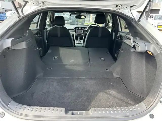 ホンダ シビック ハッチバック 宮城県 2020(令2)年 5.4万km プラチナホワイトパール １オーナー//純正ＡＷ//Ｍｏｄｕｌｏ　ＡＷ//ドラレコ//純正ＳＤナビ（ＤＶＤ、ＣＤ、ＦＭ、ＡＭ、ＳＤ、ＢＴ）//追従型クルコン//純正フロアマット//ビルトインＥＴＣ２．０//Ｄ／Ｎヒートシーター//プリクラッシュセーフティ//車線維持支援システム//横滑り防止機能//プッシュスタート//キーレス
