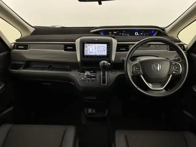 ホンダ フリード＋ G ホンダセンシング 新潟県 2022(令4)年 5.6万km スーパープラチナグレーメタリック 純正ナビ/　　フルセグ/CD/DVD/BT/バックカメラ/両側パワースライドドア/レーダークルーズコントロール/LEDオートライト/ハーフレザー/シートヒーター/純正15インチアルミホイール/ステリングスイッチ/アイドリングストップ/レーンキープ/スマートキー/ビルトインETC