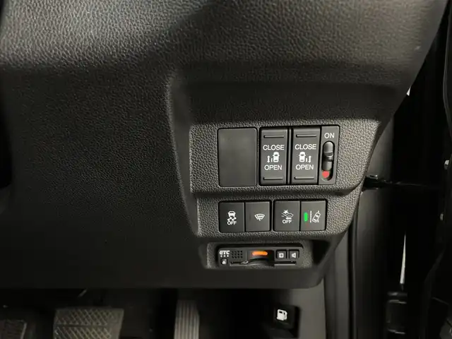 ホンダ フリード＋ G ホンダセンシング 新潟県 2022(令4)年 5.6万km スーパープラチナグレーメタリック 純正ナビ/　　フルセグ/CD/DVD/BT/バックカメラ/両側パワースライドドア/レーダークルーズコントロール/LEDオートライト/ハーフレザー/シートヒーター/純正15インチアルミホイール/ステリングスイッチ/アイドリングストップ/レーンキープ/スマートキー/ビルトインETC
