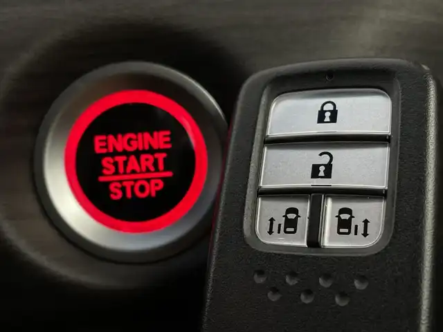 ホンダ フリード＋ G ホンダセンシング 新潟県 2022(令4)年 5.6万km スーパープラチナグレーメタリック 純正ナビ/　　フルセグ/CD/DVD/BT/バックカメラ/両側パワースライドドア/レーダークルーズコントロール/LEDオートライト/ハーフレザー/シートヒーター/純正15インチアルミホイール/ステリングスイッチ/アイドリングストップ/レーンキープ/スマートキー/ビルトインETC