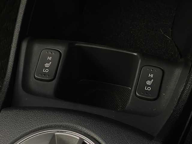 ホンダ フィット XH 新潟県 2012(平24)年 6.7万km プレミアムホワイトパール 4WD/純正インターナビ(VXM-128VSXi)/CD/DVD/USB/ワンセグテレビ/バックカメラ/ETC/クルーズコントロール/シートヒーター /ミラーヒーター/ステアリングスイッチ/スマートキー/キセノンヘッドライト/オートライト/社外15インチAW夏タイヤ車載