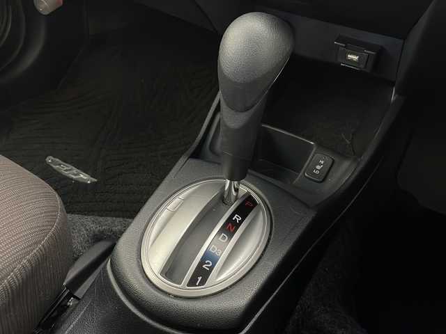 ホンダ フィット XH 新潟県 2012(平24)年 6.7万km プレミアムホワイトパール 4WD/純正インターナビ(VXM-128VSXi)/CD/DVD/USB/ワンセグテレビ/バックカメラ/ETC/クルーズコントロール/シートヒーター /ミラーヒーター/ステアリングスイッチ/スマートキー/キセノンヘッドライト/オートライト/社外15インチAW夏タイヤ車載