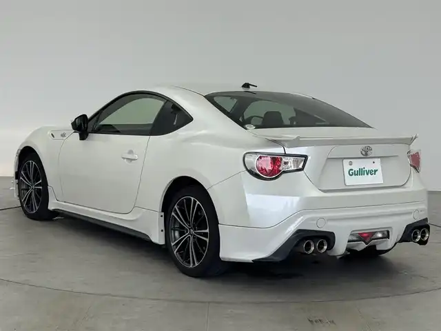 トヨタ ８６ GT リミテッド 愛知県 2012(平24)年 4.5万km サテンホワイトパール ＴＲＤエアロ　/ＴＲＤマフラー　/ナビNSZT-W62G/ＨＩＤライト　/オートライト　/スマートキー　/ワンセグＴＶ　/プッシュスタート/アルミホイール　/フロアマット　/保証書　/取説　/記録簿