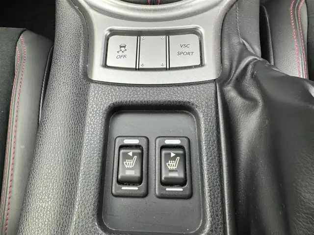 トヨタ ８６ GT リミテッド 愛知県 2012(平24)年 4.5万km サテンホワイトパール ＴＲＤエアロ　/ＴＲＤマフラー　/ナビNSZT-W62G/ＨＩＤライト　/オートライト　/スマートキー　/ワンセグＴＶ　/プッシュスタート/アルミホイール　/フロアマット　/保証書　/取説　/記録簿