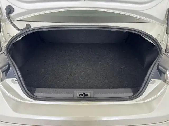 トヨタ ８６ GT リミテッド 愛知県 2012(平24)年 4.5万km サテンホワイトパール ＴＲＤエアロ　/ＴＲＤマフラー　/ナビNSZT-W62G/ＨＩＤライト　/オートライト　/スマートキー　/ワンセグＴＶ　/プッシュスタート/アルミホイール　/フロアマット　/保証書　/取説　/記録簿