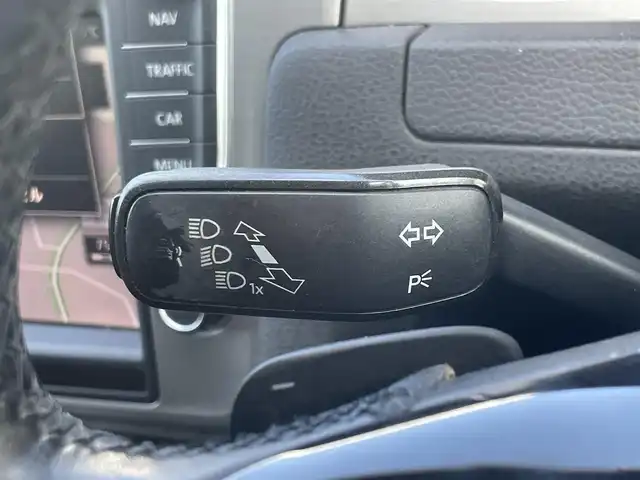 フォルクスワーゲン ゴルフ TSI コンフォートライン BM 群馬県 2015(平27)年 7.1万km 黒 純正8インチナビ/（CD/DVD/SD/フルセグ/Bluetooth）/バックカメラ/プリクラッシュセーフティシステム/プロアクティブオキュパントプロテクション/アダプティブクルーズコントロール/パドルシフト/ステアリングリモコン/HIDヘッドライト/オートライト/純正16インチアルミホイール/コンフォートシート/純正フロアマット/保証書/取扱説明書/スペアキー