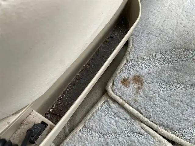 日産 エルグランド ライダー 千葉県 2005(平17)年 10.7万km ホワイトパール ナビ(AM/FM/DVD/MD)/純正17インチオーテックアルミホイール/全席合成皮革シート/オートライト/バックカメラ/左サイドカメラ（左側）/片側パワースライドドア（左側）/電動格納ミラー/ウインカーミラー/SNOW、POWER走行モード/BOSEスピーカー/ETC