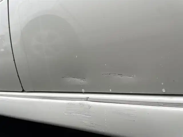 日産 エルグランド ライダー 千葉県 2005(平17)年 10.7万km ホワイトパール ナビ(AM/FM/DVD/MD)/純正17インチオーテックアルミホイール/全席合成皮革シート/オートライト/バックカメラ/左サイドカメラ（左側）/片側パワースライドドア（左側）/電動格納ミラー/ウインカーミラー/SNOW、POWER走行モード/BOSEスピーカー/ETC