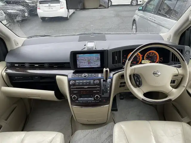 日産 エルグランド ライダー 千葉県 2005(平17)年 10.7万km ホワイトパール ナビ(AM/FM/DVD/MD)/純正17インチオーテックアルミホイール/全席合成皮革シート/オートライト/バックカメラ/左サイドカメラ（左側）/片側パワースライドドア（左側）/電動格納ミラー/ウインカーミラー/SNOW、POWER走行モード/BOSEスピーカー/ETC