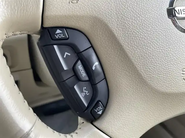 日産 エルグランド ライダー 千葉県 2005(平17)年 10.7万km ホワイトパール ナビ(AM/FM/DVD/MD)/純正17インチオーテックアルミホイール/全席合成皮革シート/オートライト/バックカメラ/左サイドカメラ（左側）/片側パワースライドドア（左側）/電動格納ミラー/ウインカーミラー/SNOW、POWER走行モード/BOSEスピーカー/ETC