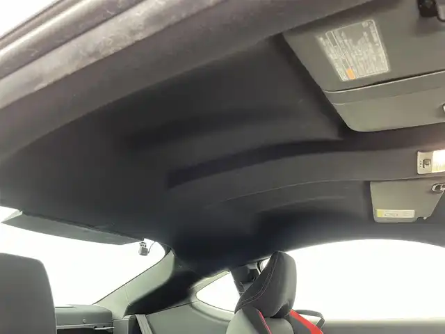 トヨタ ８６ GT 群馬県 2015(平27)年 7万km ピュアレッド tom’sテールライト/純正リアバンパーガーニッシュカバー/社外トランクスポイラー/社外グリル/＝＝＝＝＝/純正7インチSDナビ/・BT TV AM FM SD DISC AUX/=====/クルーズコントロール　パドルシフト　ワンオーナー　純正７インチＳＤナビ　ｔｏｍ｀ｓテールライト　純正リアバンパーガーニッシュカバー　社外トランクスポイラー　社外グリル　ＭＴモード付ＡＴ　禁煙車　ＥＴＣ