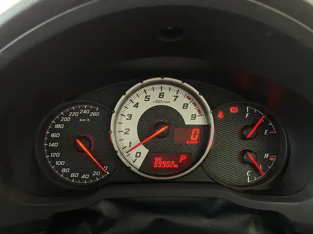 トヨタ ８６ GT 群馬県 2015(平27)年 7万km ピュアレッド tom’sテールライト/純正リアバンパーガーニッシュカバー/社外トランクスポイラー/社外グリル/＝＝＝＝＝/純正7インチSDナビ/・BT TV AM FM SD DISC AUX/=====/クルーズコントロール　パドルシフト　ワンオーナー　純正７インチＳＤナビ　ｔｏｍ｀ｓテールライト　純正リアバンパーガーニッシュカバー　社外トランクスポイラー　社外グリル　ＭＴモード付ＡＴ　禁煙車　ＥＴＣ